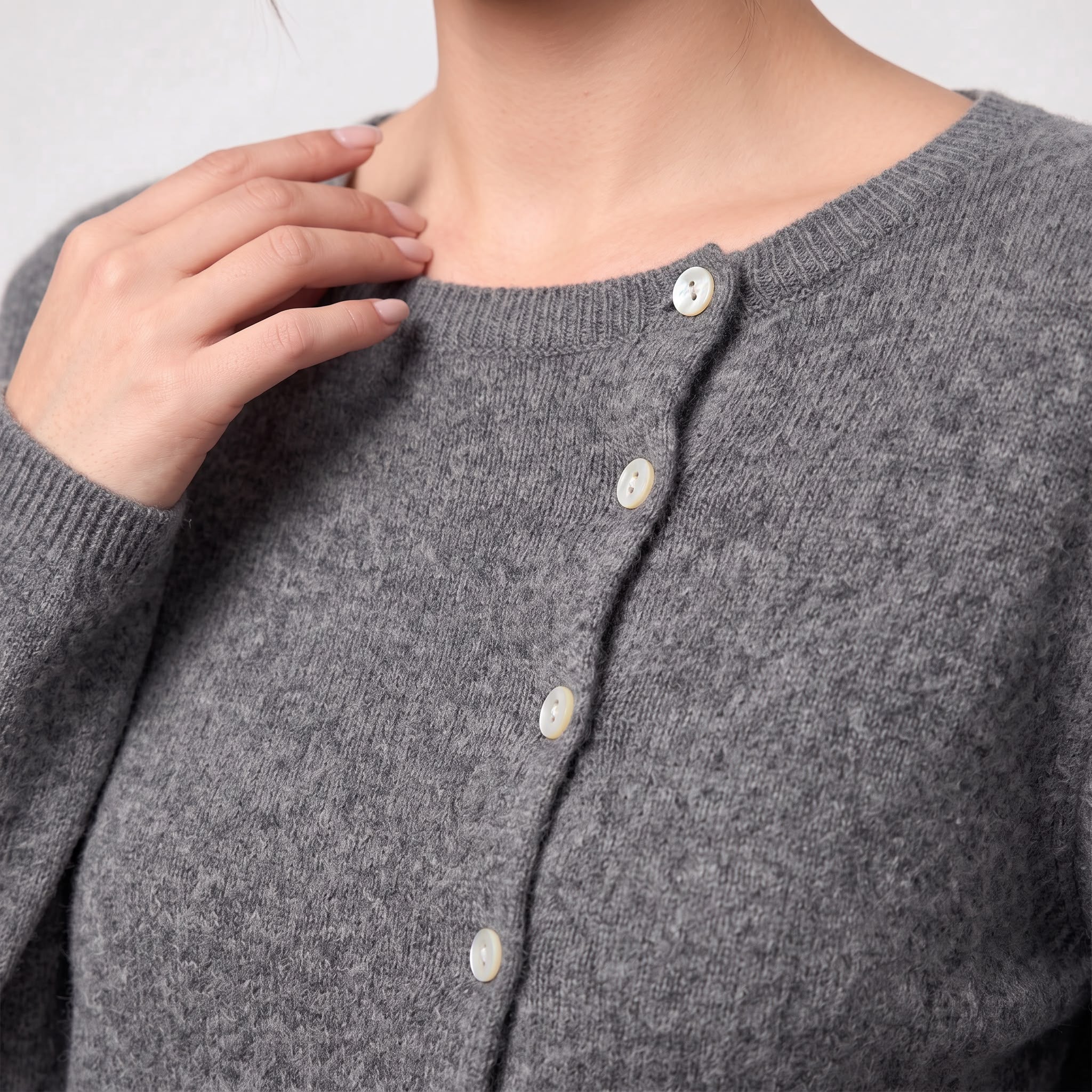 Cardigan classique femme à boutons en maille douce pour une tenue décontractée