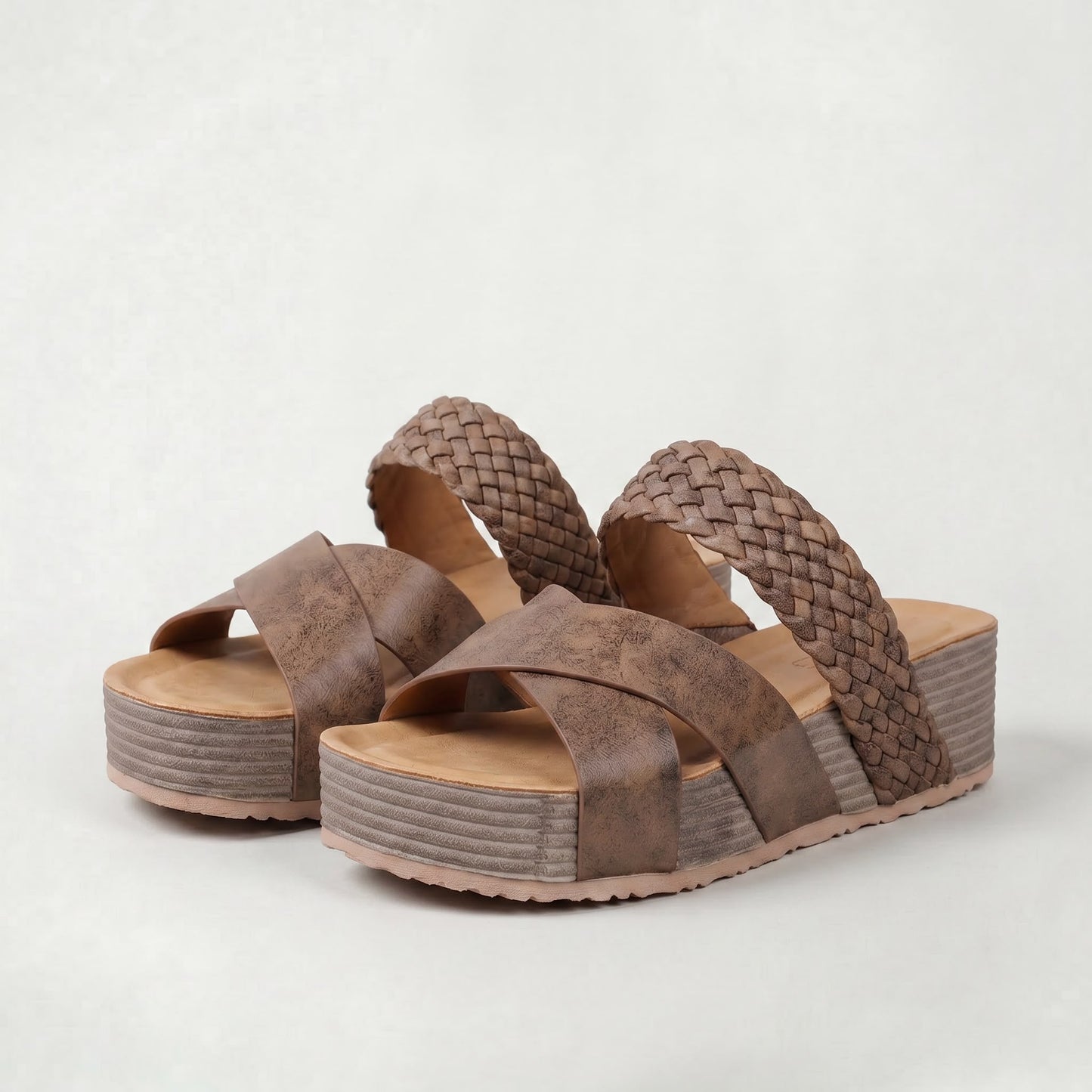 Sandales Romaines Plates pour Femme à Bout Rond Élégance Estivale Intemporelle