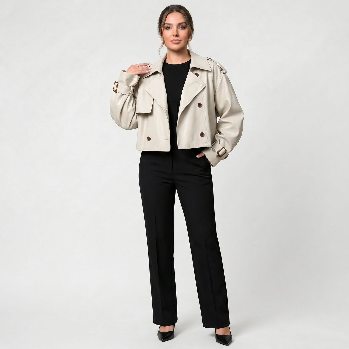 Manteau trench court élégant pour femme, style minimaliste raffiné