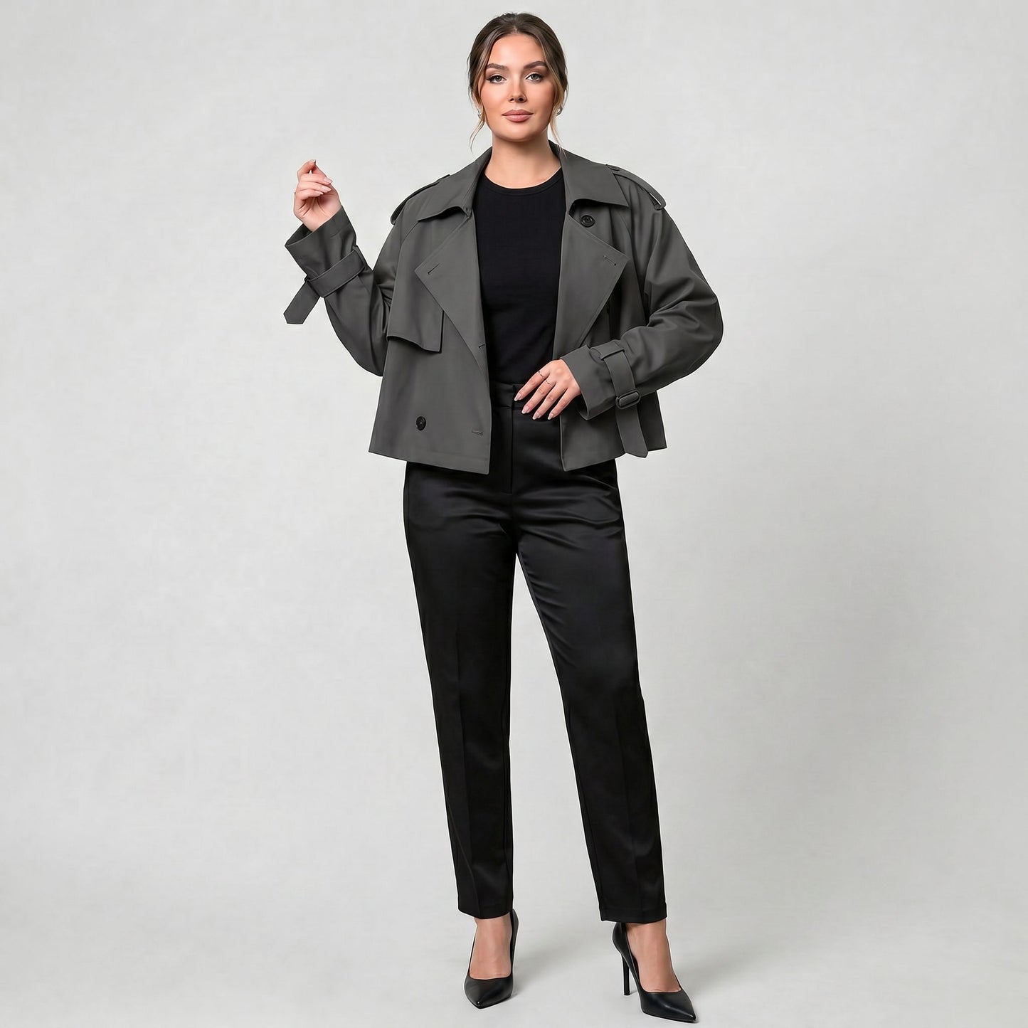Manteau trench court élégant pour femme, style minimaliste raffiné