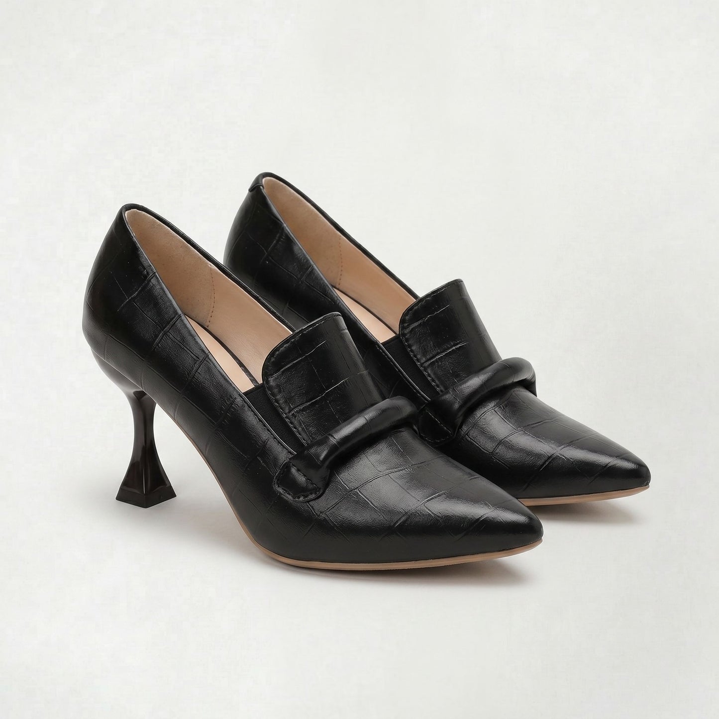Escarpins élégants pour femme à bout pointu au style classique raffiné