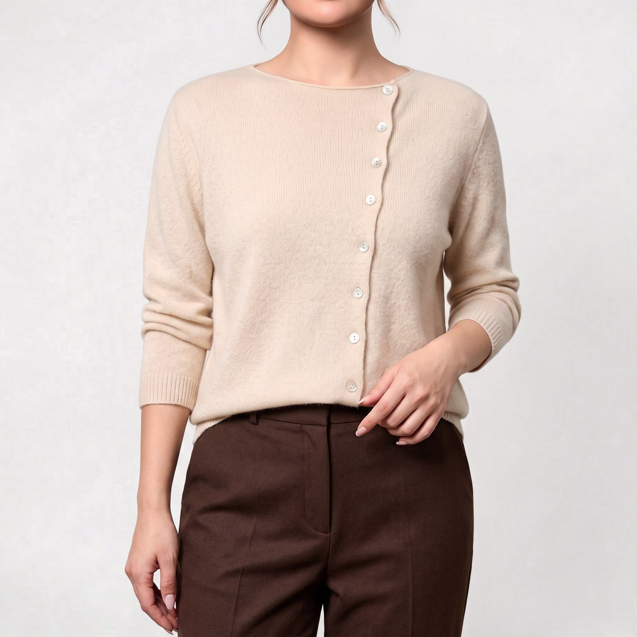 Cardigan classique femme à boutons en maille douce pour une tenue décontractée