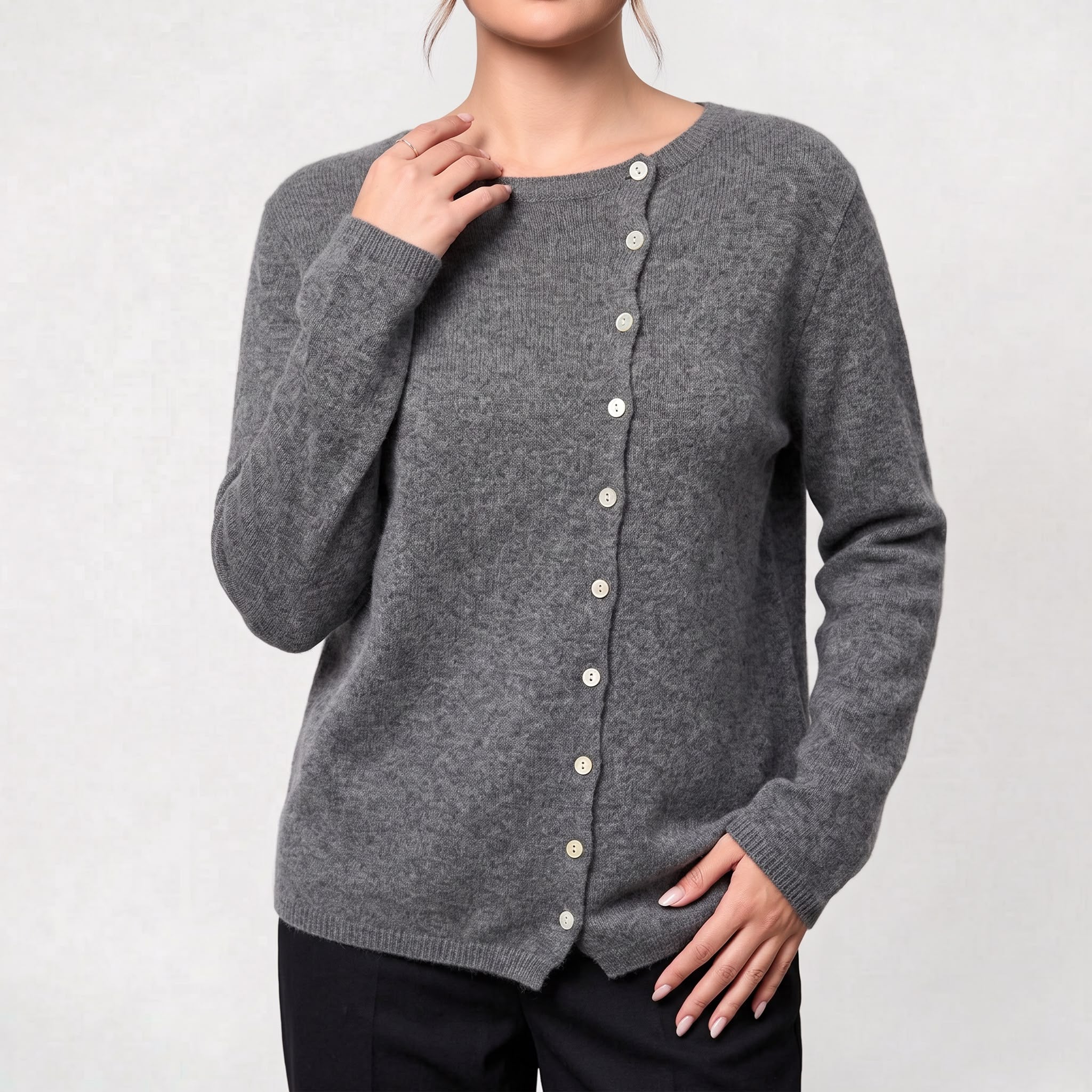 Cardigan classique femme à boutons en maille douce pour une tenue décontractée