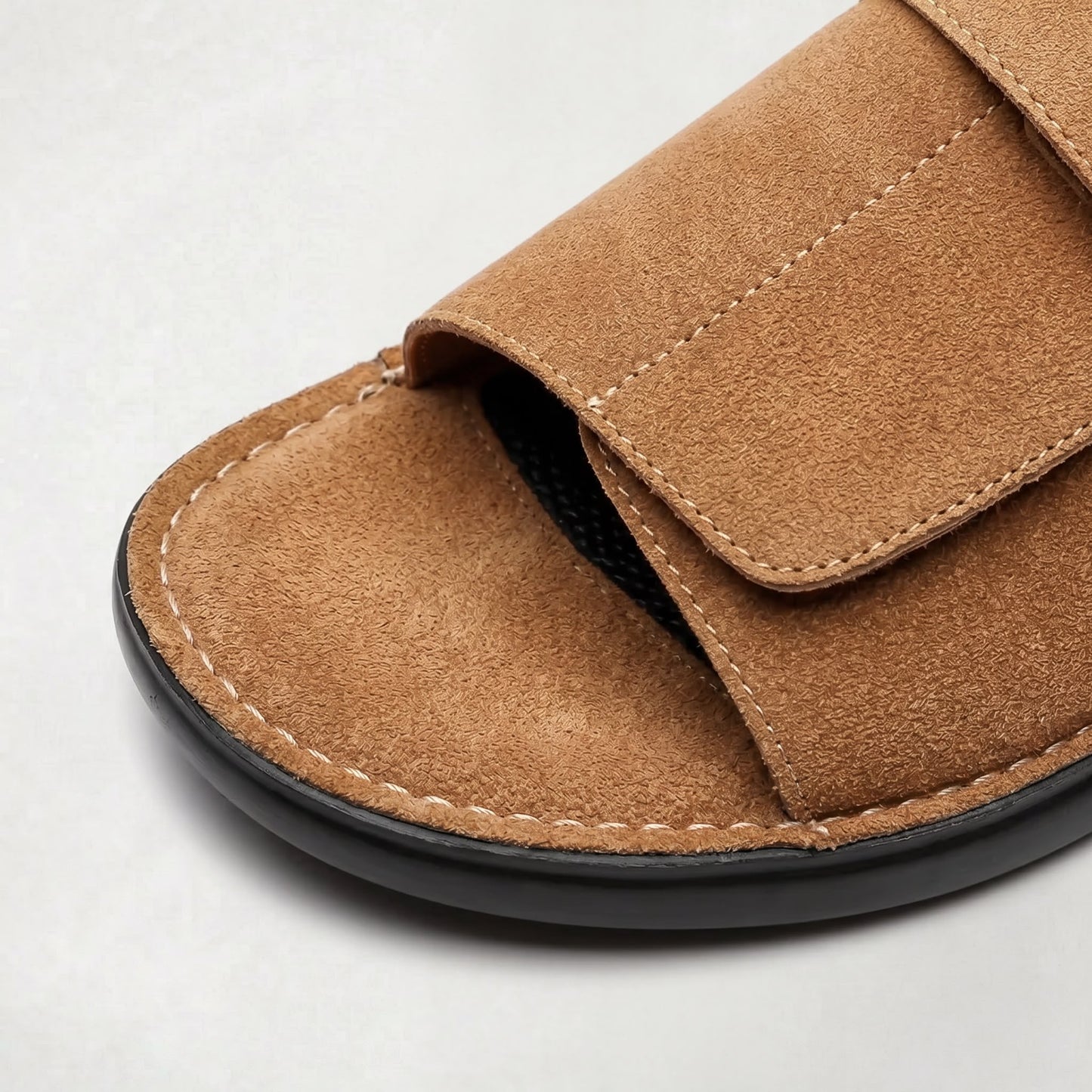 Chaussons légers élégants pour homme au style inspiré de l’héritage classique