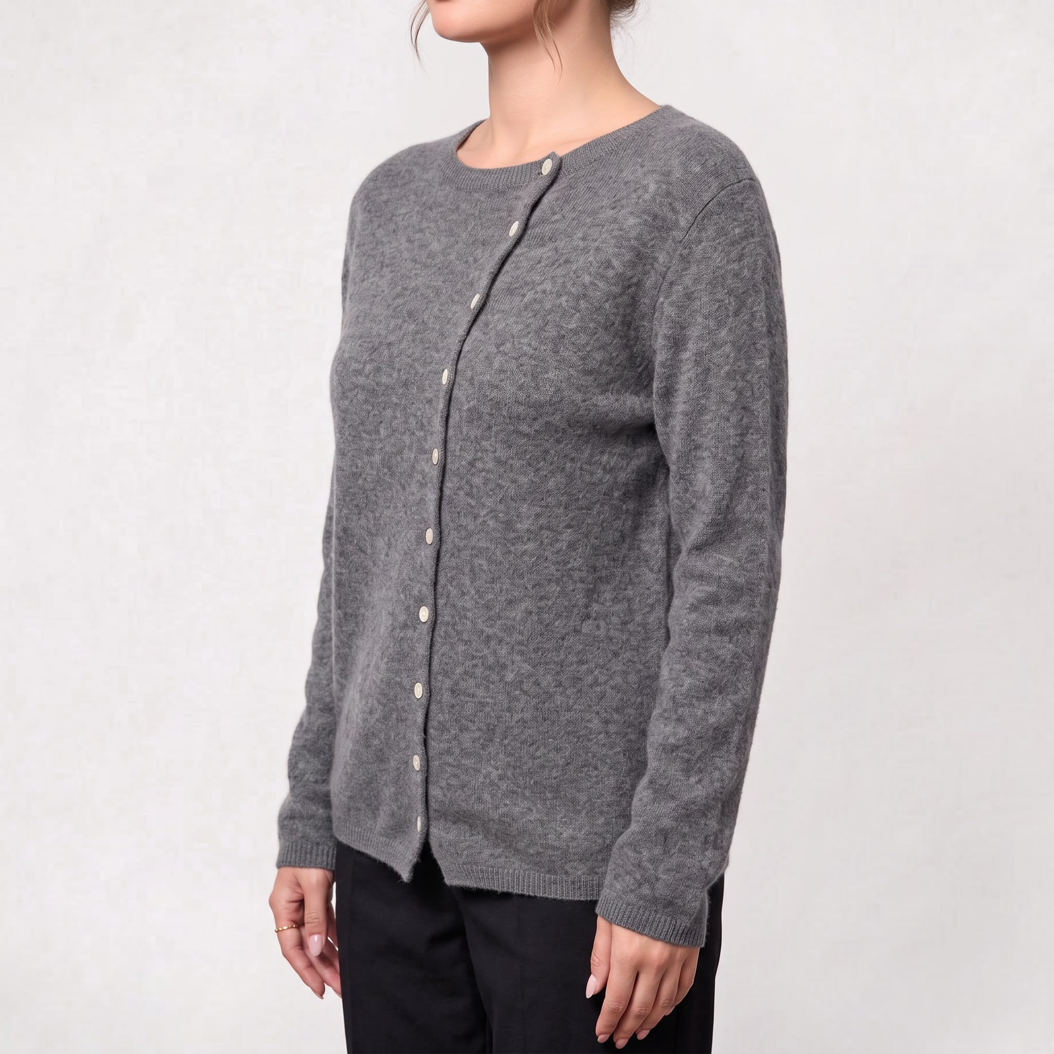 Cardigan classique femme à boutons en maille douce pour une tenue décontractée